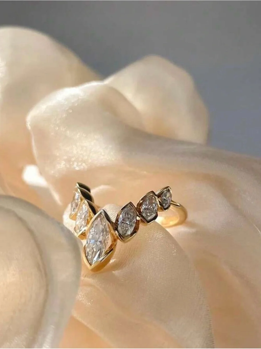 2/$30🌵 V Shaped Stone Size 7 Gold Tone Vintage Style Ring Stack Jewelry NEW